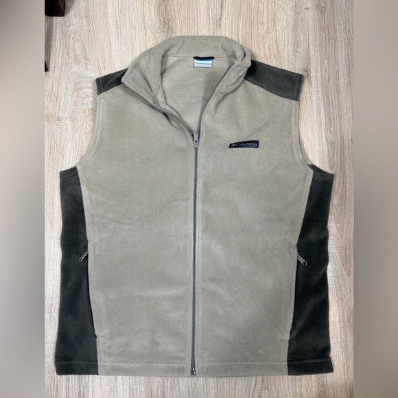 Columbia Men’s Fleece Vest Size M Taupe Gray Zip Up Outdoor Hiking Layer Warm - Picture 2 of 7